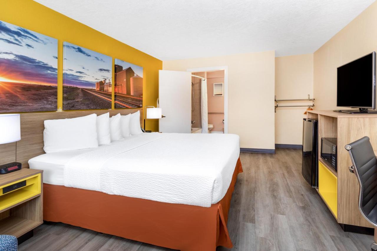 Days Inn & Suites By Wyndham Clovis Esterno foto
