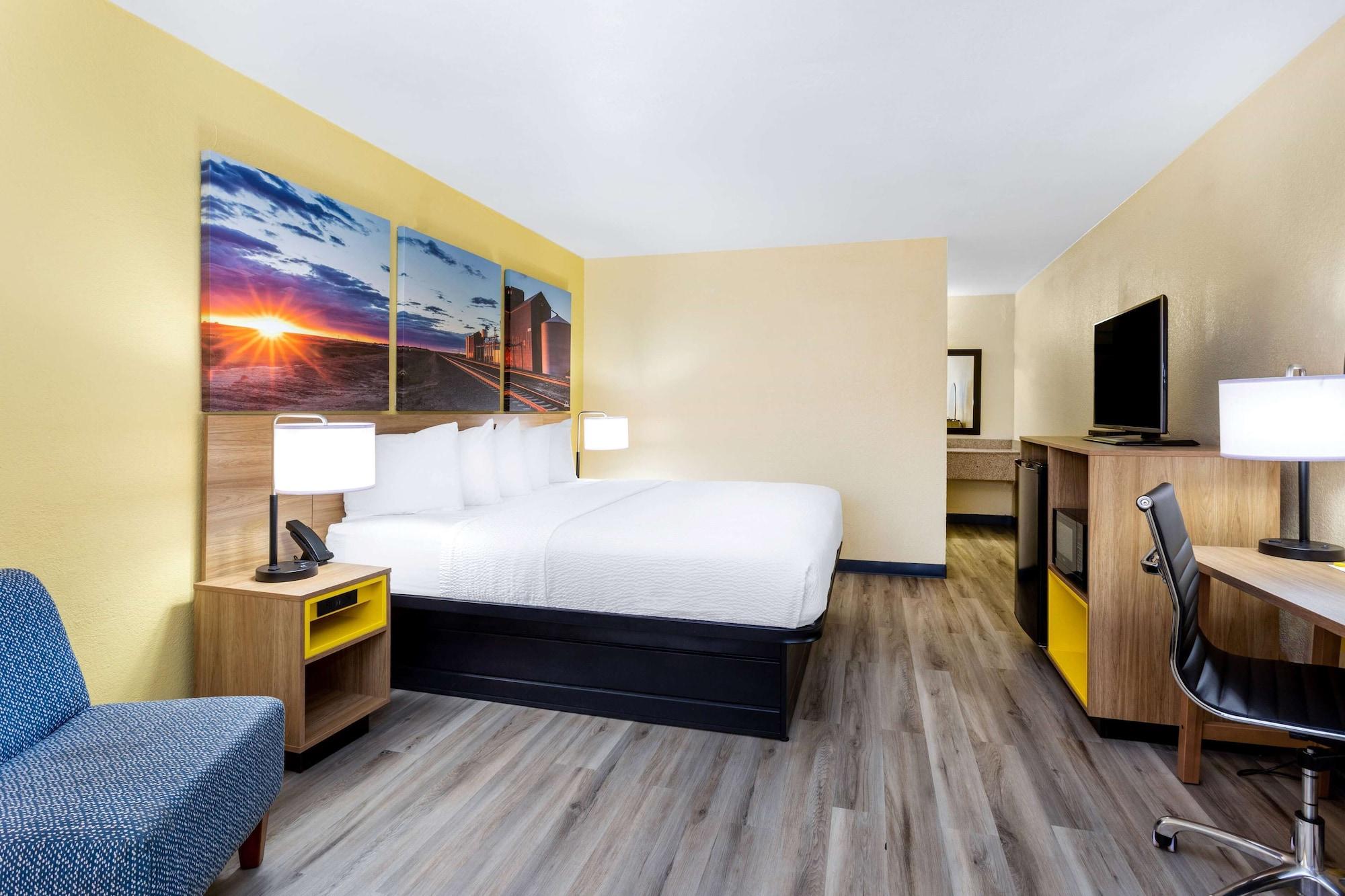 Days Inn & Suites By Wyndham Clovis Esterno foto