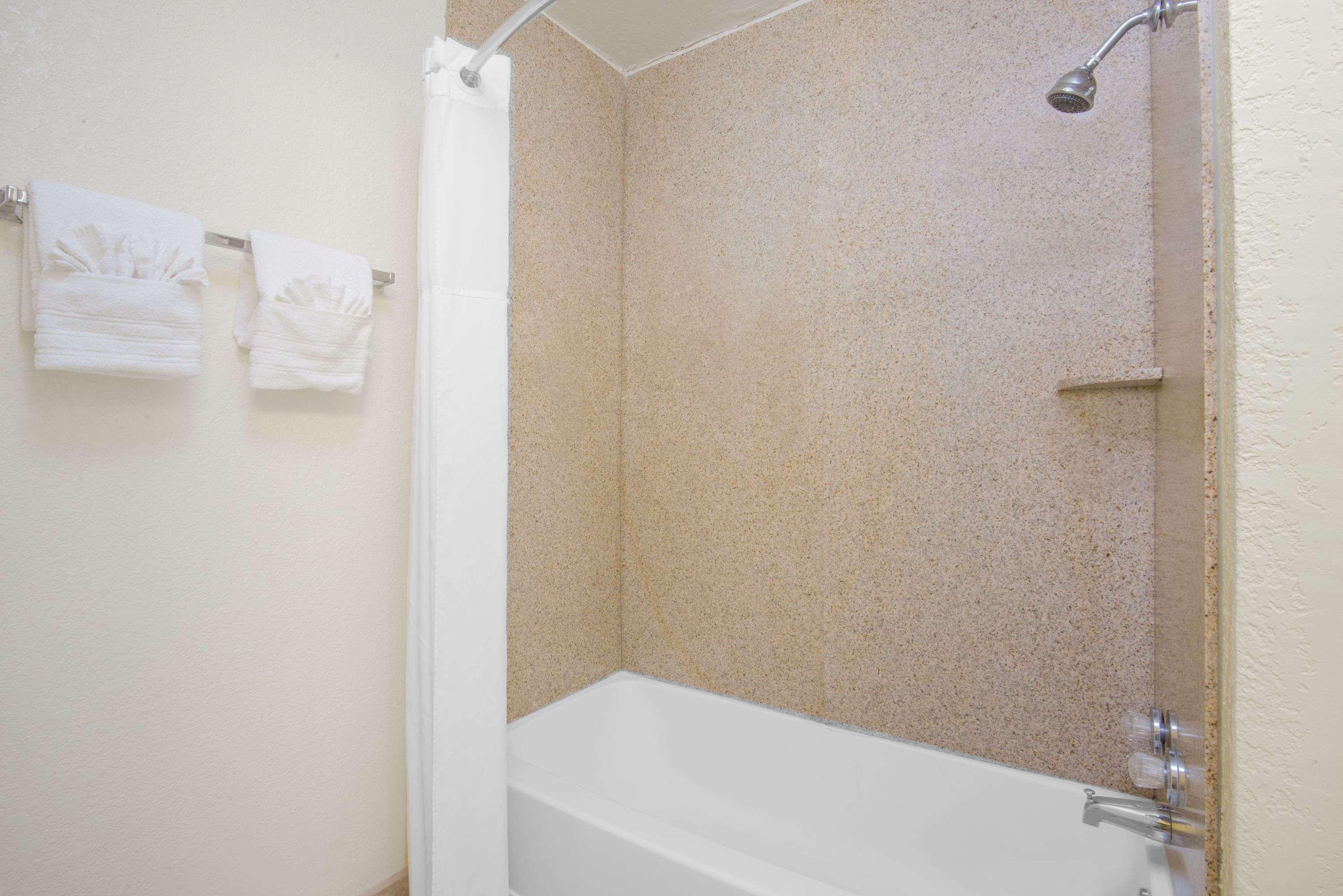 Days Inn & Suites By Wyndham Clovis Esterno foto