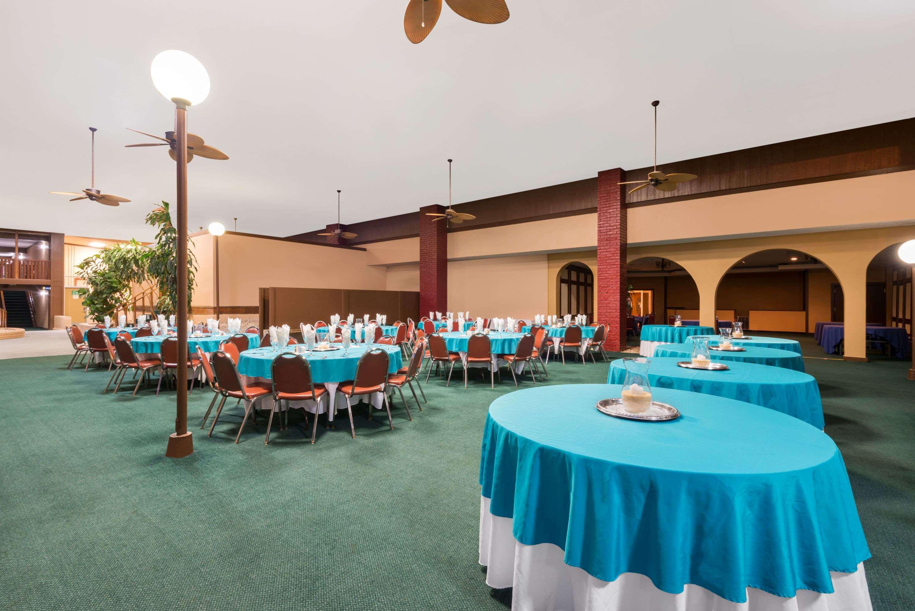 Days Inn & Suites By Wyndham Clovis Esterno foto