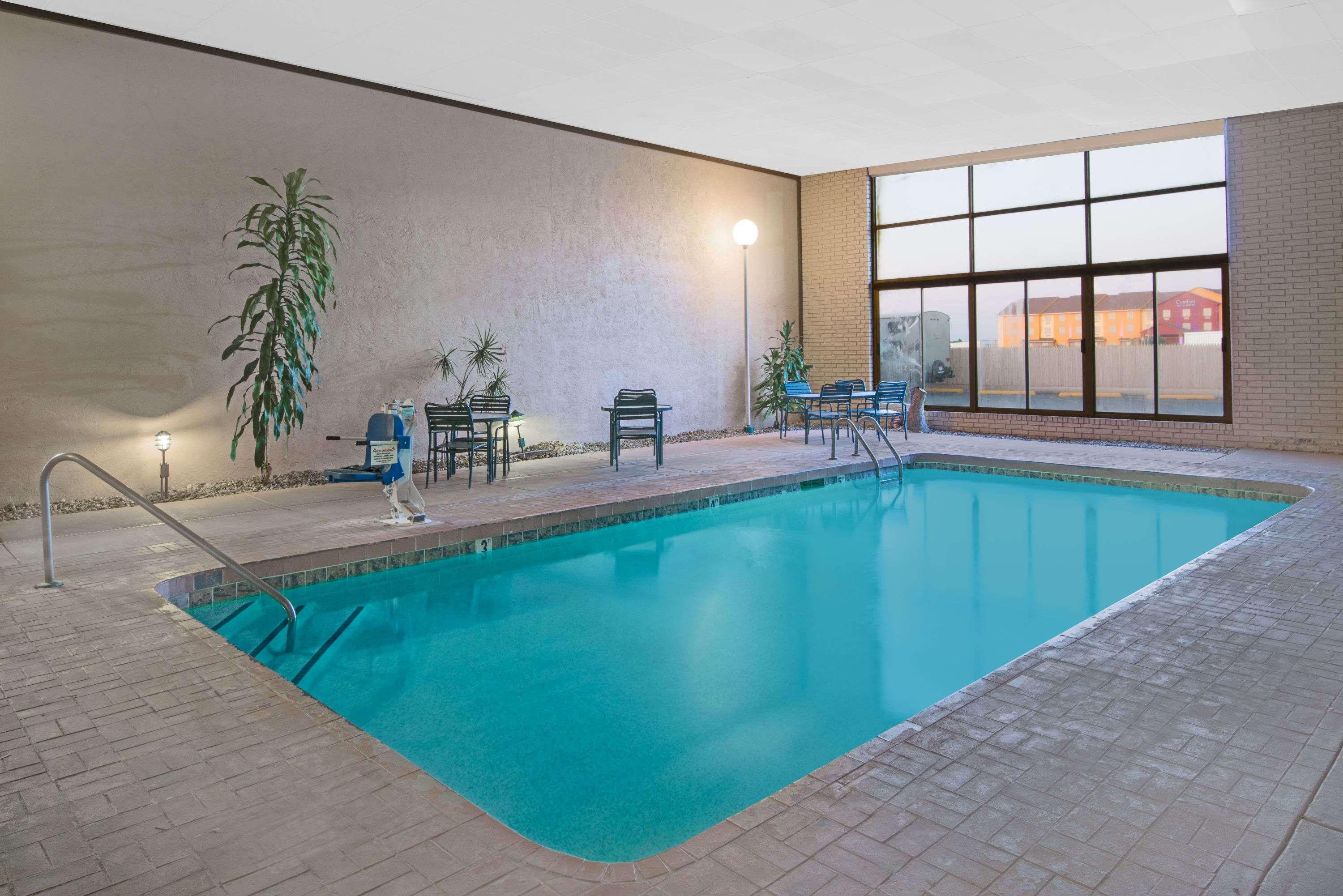 Days Inn & Suites By Wyndham Clovis Esterno foto